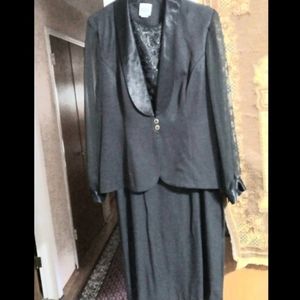 R & M Richards by Karen Kwong